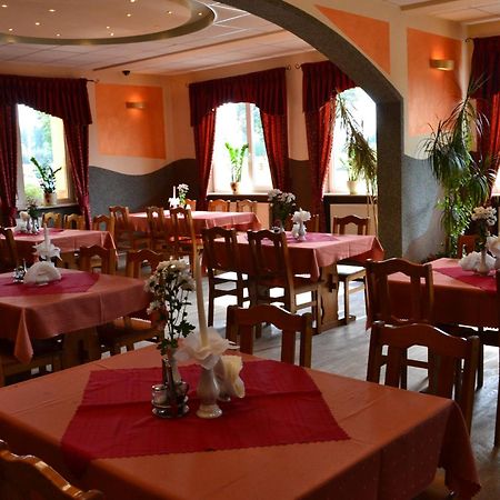 Hotel I Restauracja Jaskolka Alojzow Dış mekan fotoğraf